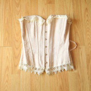 Vintage inspired corset! Light pink & lace!
